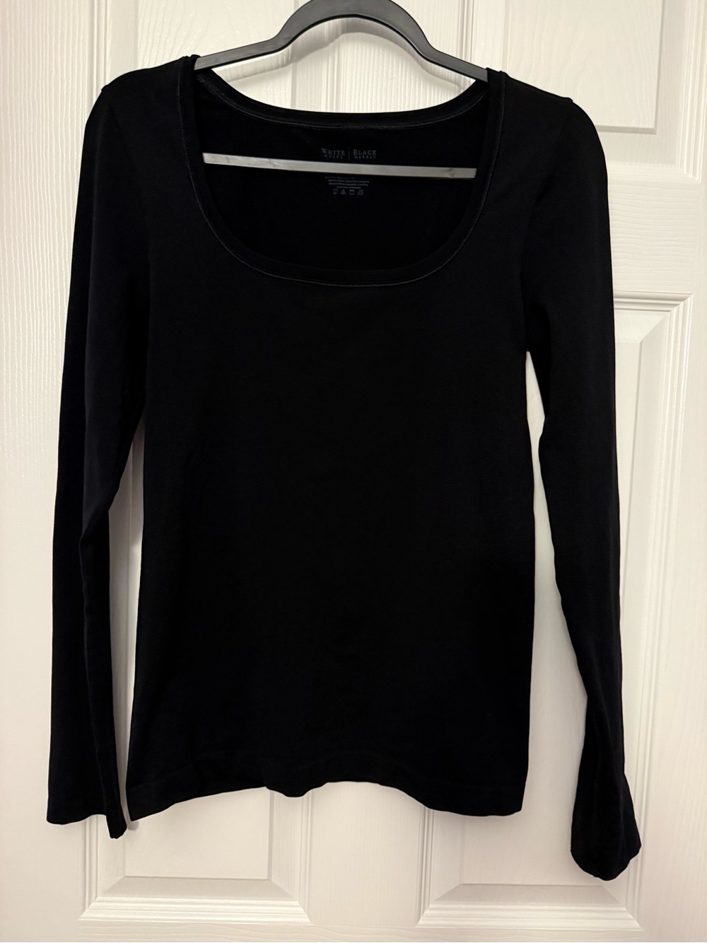 White House, Black market Classic Black Long-Sleeve Scoop Neck Top Sz M